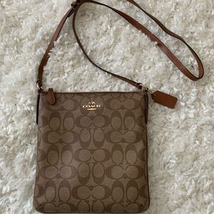 Brown Coach Messenger Crossbody Original C’s